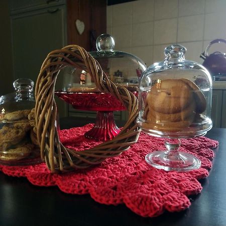 Cascina Roella Guest House Monforte dʼAlba Екстериор снимка