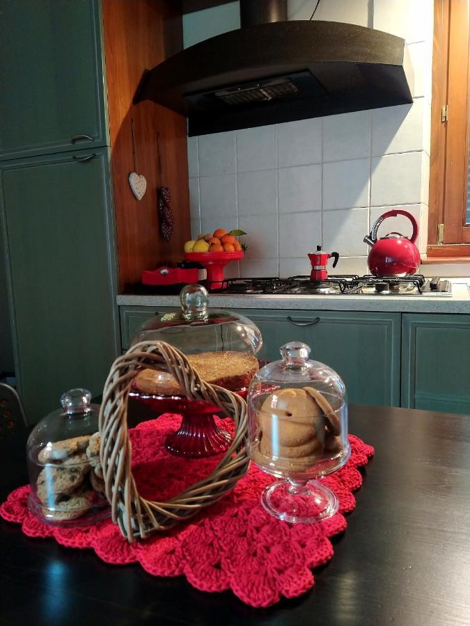 Cascina Roella Guest House Monforte dʼAlba Стая снимка