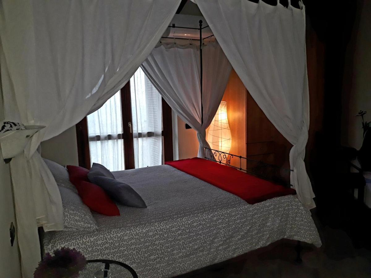 Cascina Roella Guest House Monforte dʼAlba Екстериор снимка